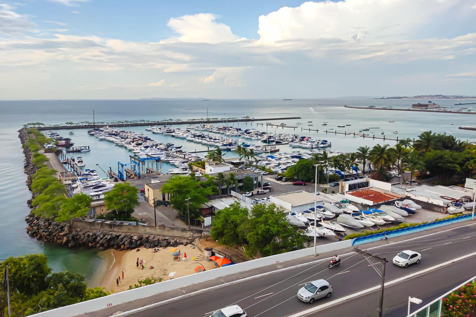 Cloc Marina Vista Mar P/ A Baia De Todos Os Santos Lejlighed Salvador Eksteriør billede